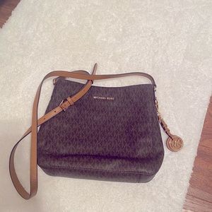 Michael kors crossbody